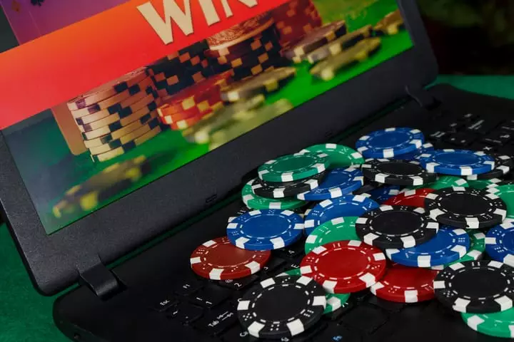 Read more about the article Làm thế nào để chơi casino live an toàn?